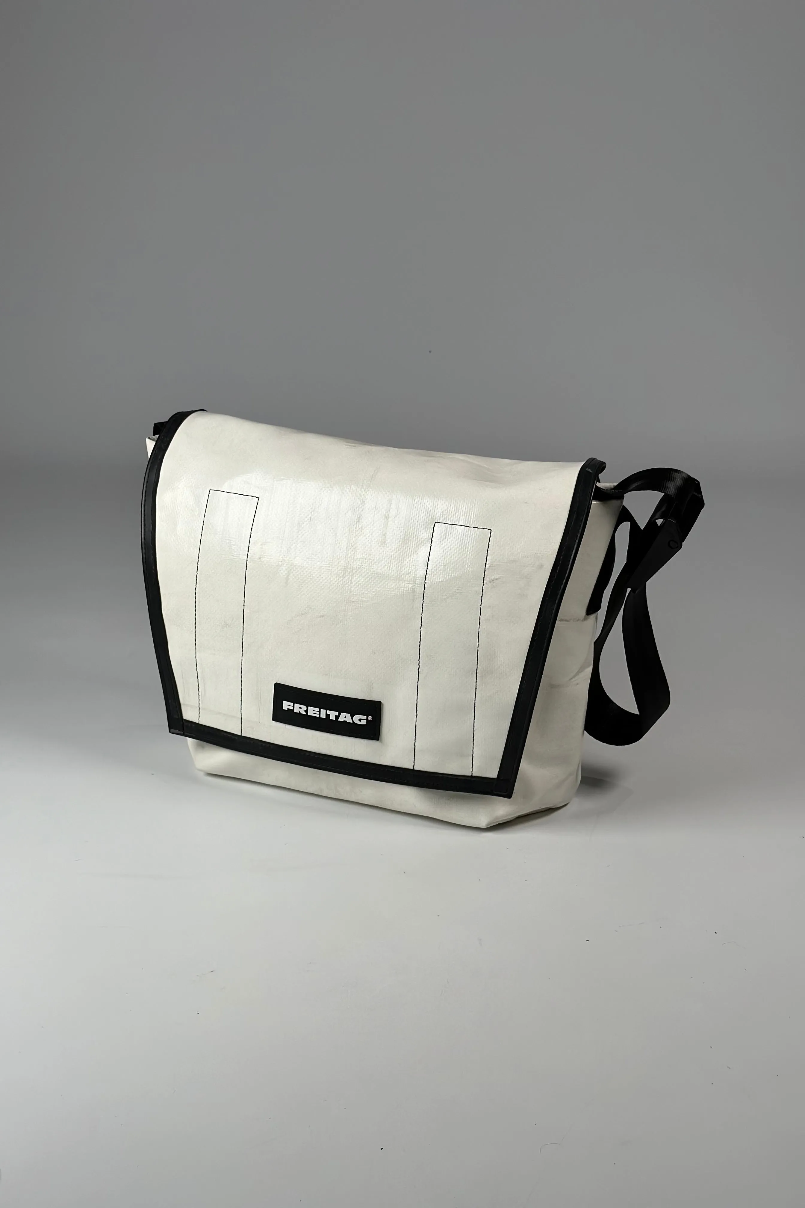 DEXTER F14 Messenger Classic Slim