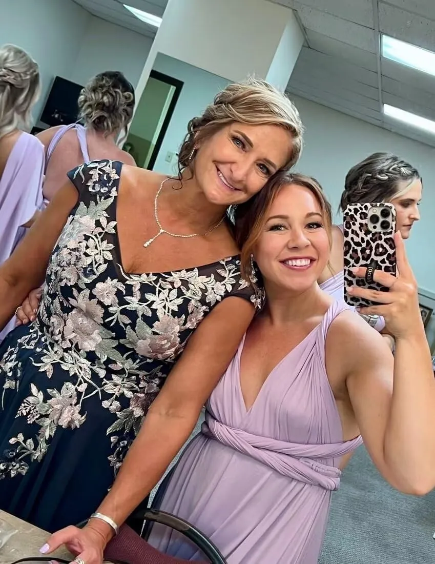 Embroidery V Neck Mother of The Bride Dresses for Wedding 2025 Lace Chiffon Maxi Formal Mother Groom Dress with Slits