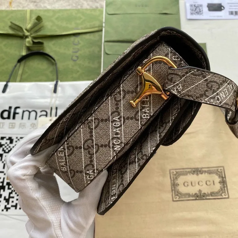 Gucci   Luxury Bags  1093