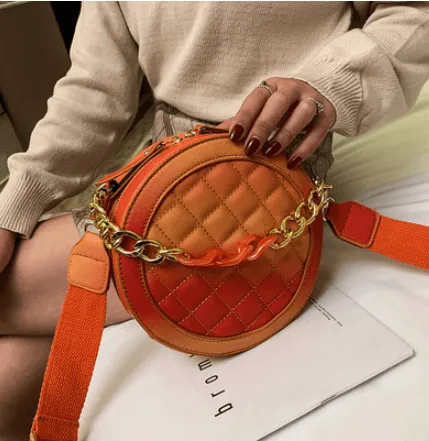 Large capacity single shoulder slung small round bag
