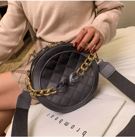Large capacity single shoulder slung small round bag