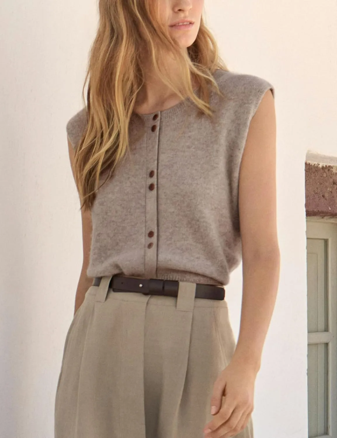 Women's Lightweight Cardigan Sleeveless Button Down Sweater Vest Casual Trendy Slim Knit Tank Tops
